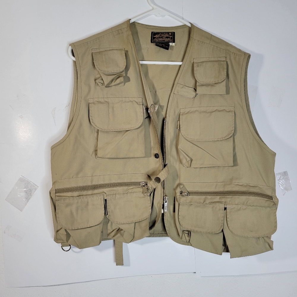 Mens Eddie Bauer Fishing/hunting vest Dirt on back Size Medium
